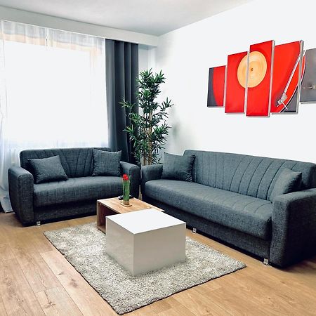 Unde Home بوخارست المظهر الخارجي الصورة
